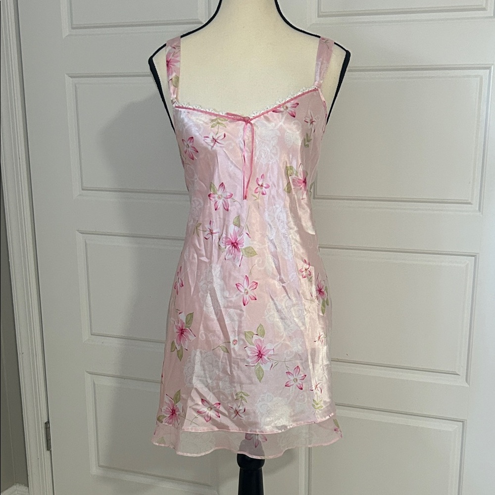 EUC Morgan Taylor Intimates Light Pink Floral Slip Lingerie Womens Size Medium